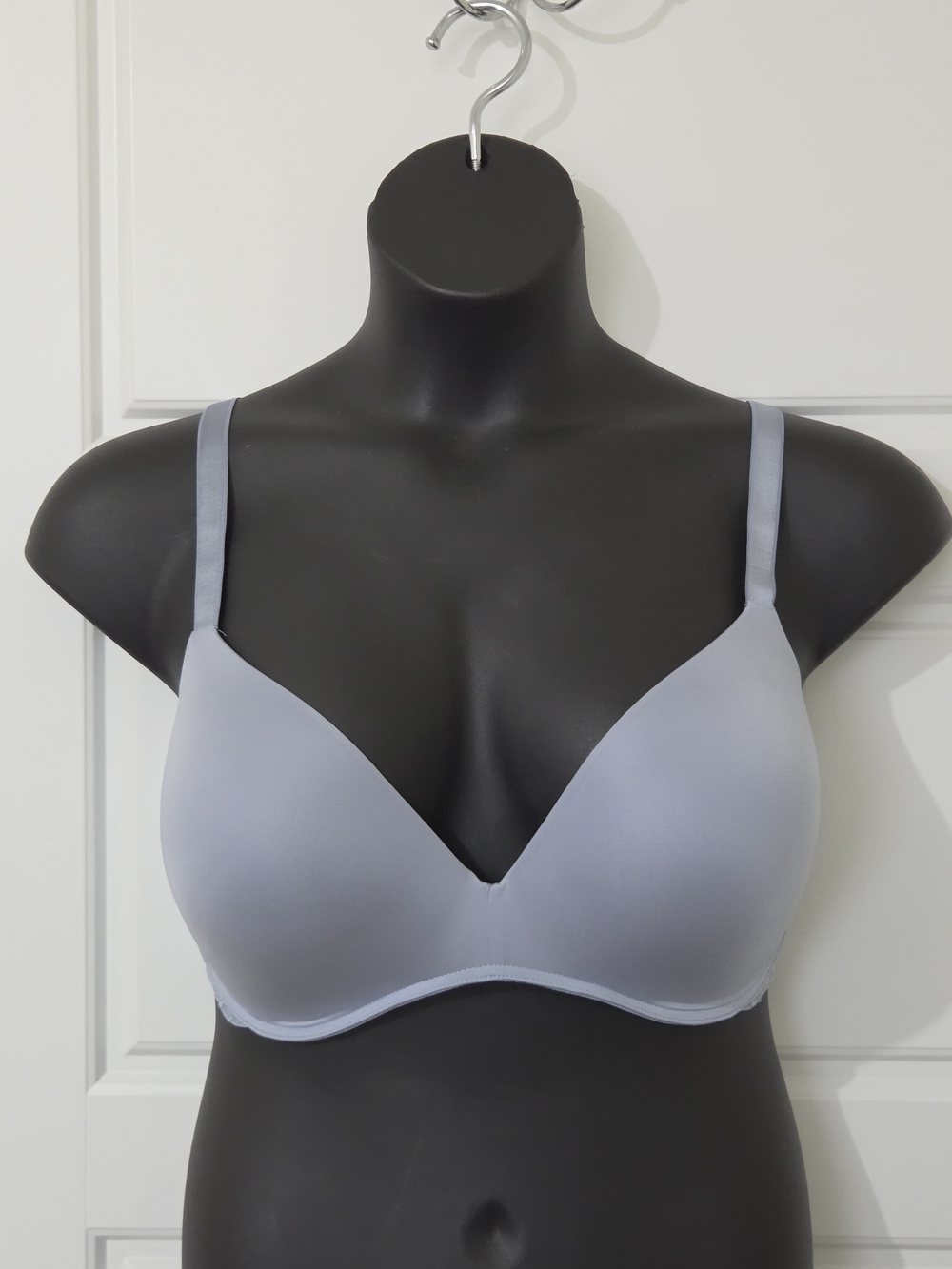 Victoria's Secret Padded No-Wire Bra Size 38DDD